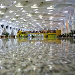De luchthaven van Marrakech onder het feit dat 13 mooiste luchthavens in de wereld.