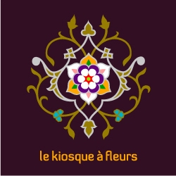 De gecombineerde met bloemen