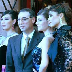 Persbericht caftan 2005
